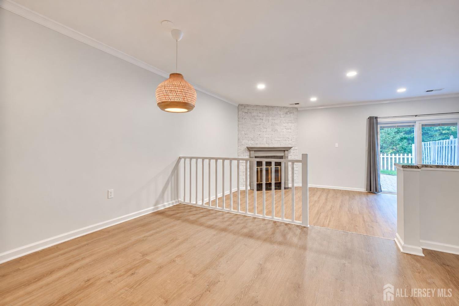 145 Lexington Circle Image 4