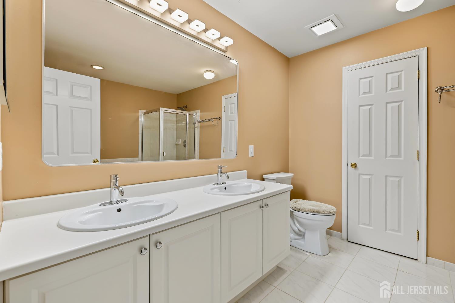 103 Creststone Circle, South Brunswick, NJ, 08540 image 44
