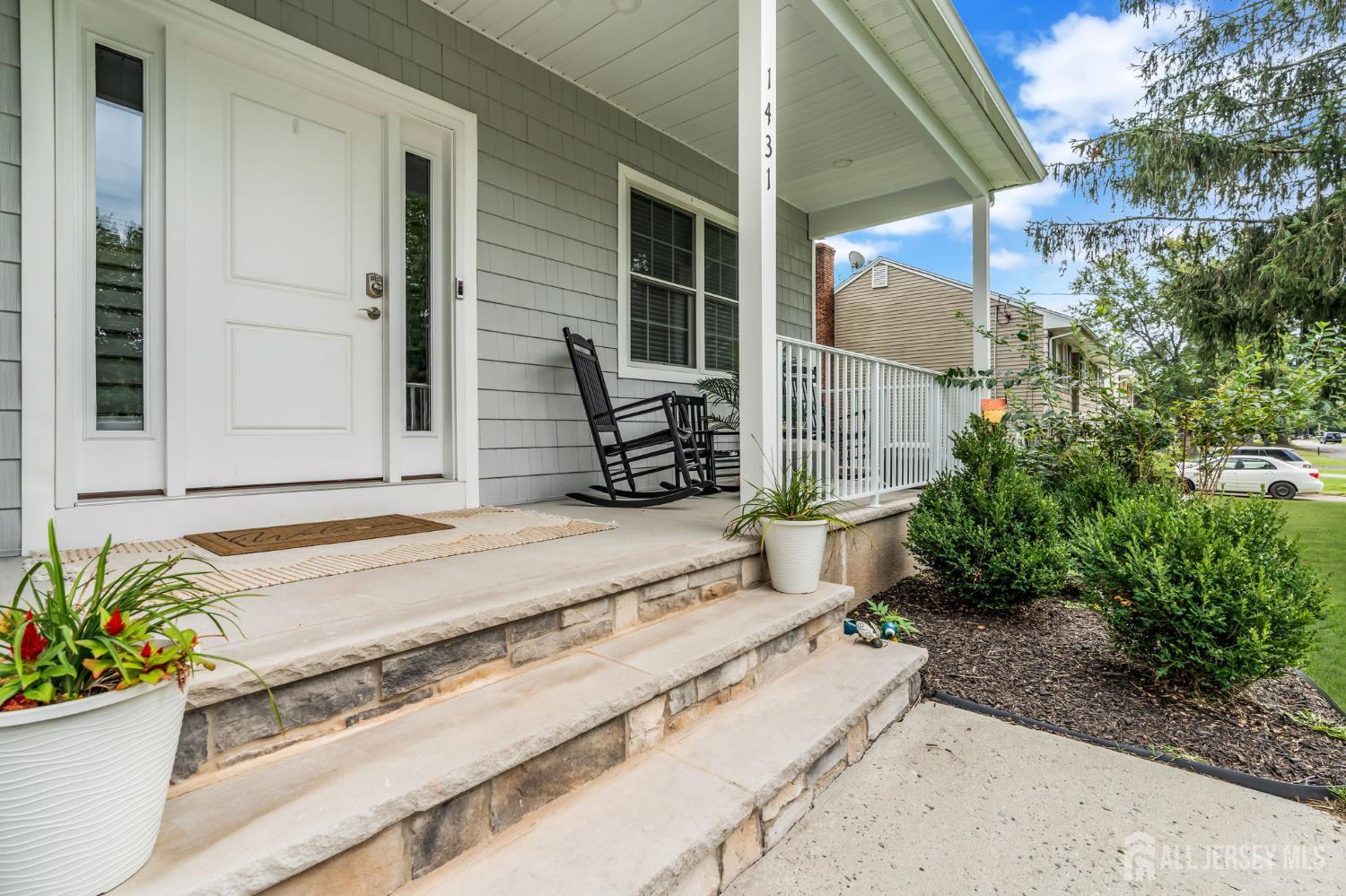 1431-2038 Greenwood Drive Image 2
