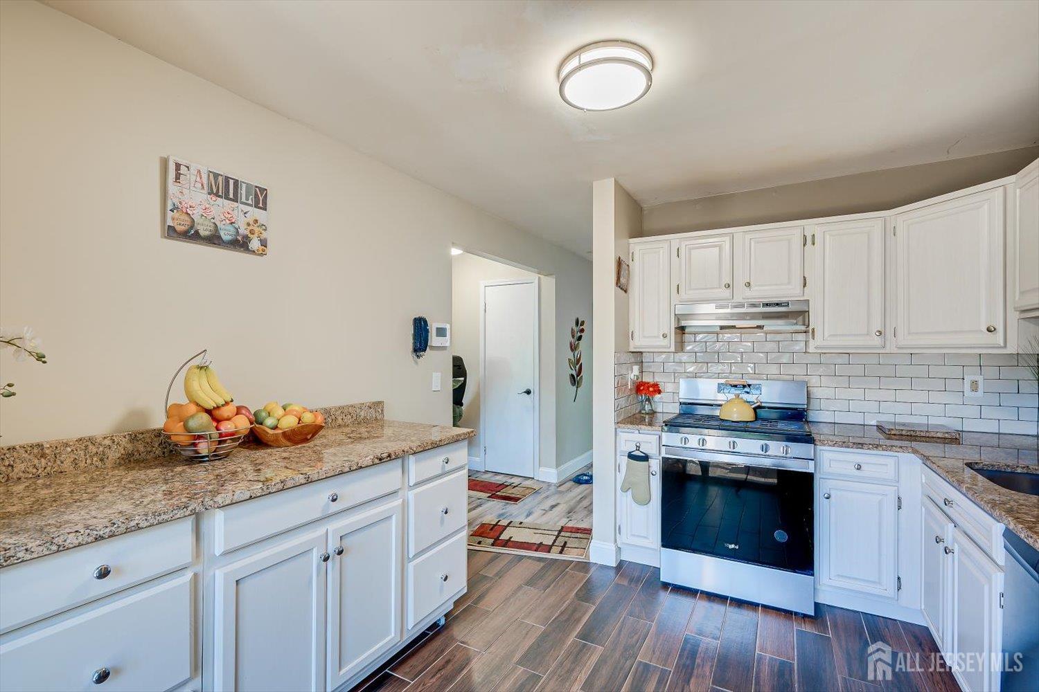 57 Renaissance Lane, New Brunswick, NJ, 08901 image 9