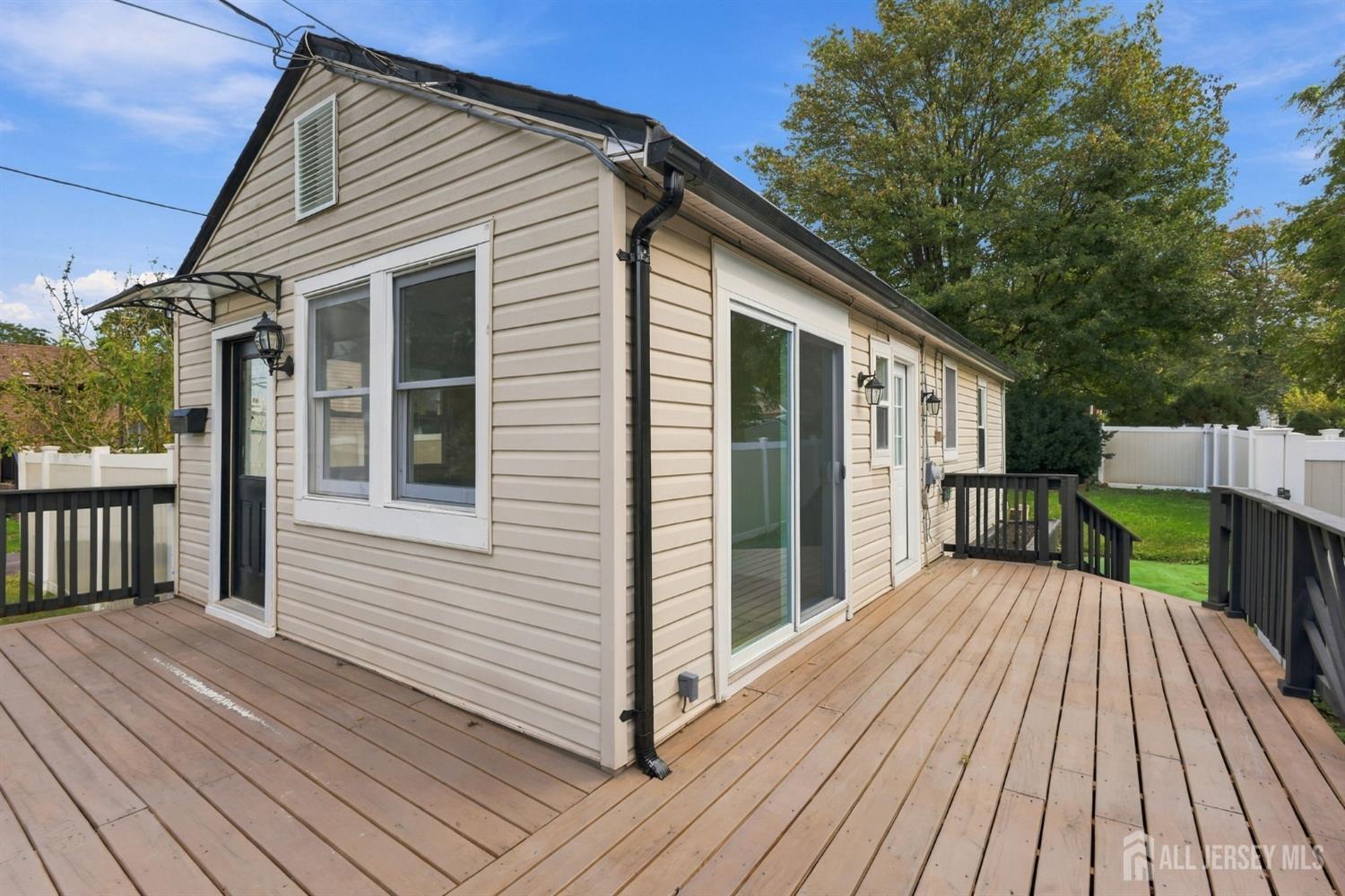 250 Brookside Avenue Image 3
