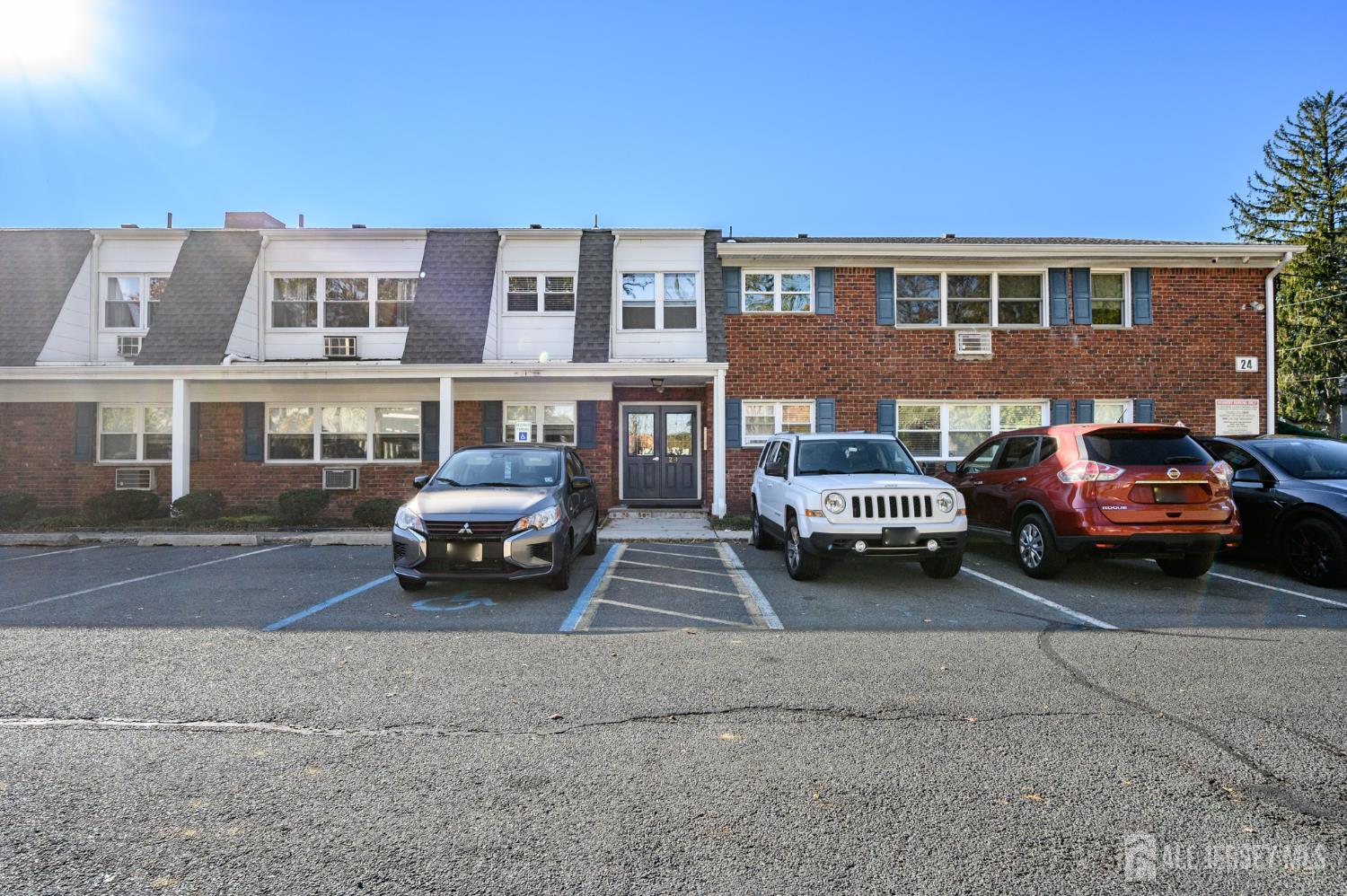 24 Woodedge Avenue 7, Edison, NJ, 08817