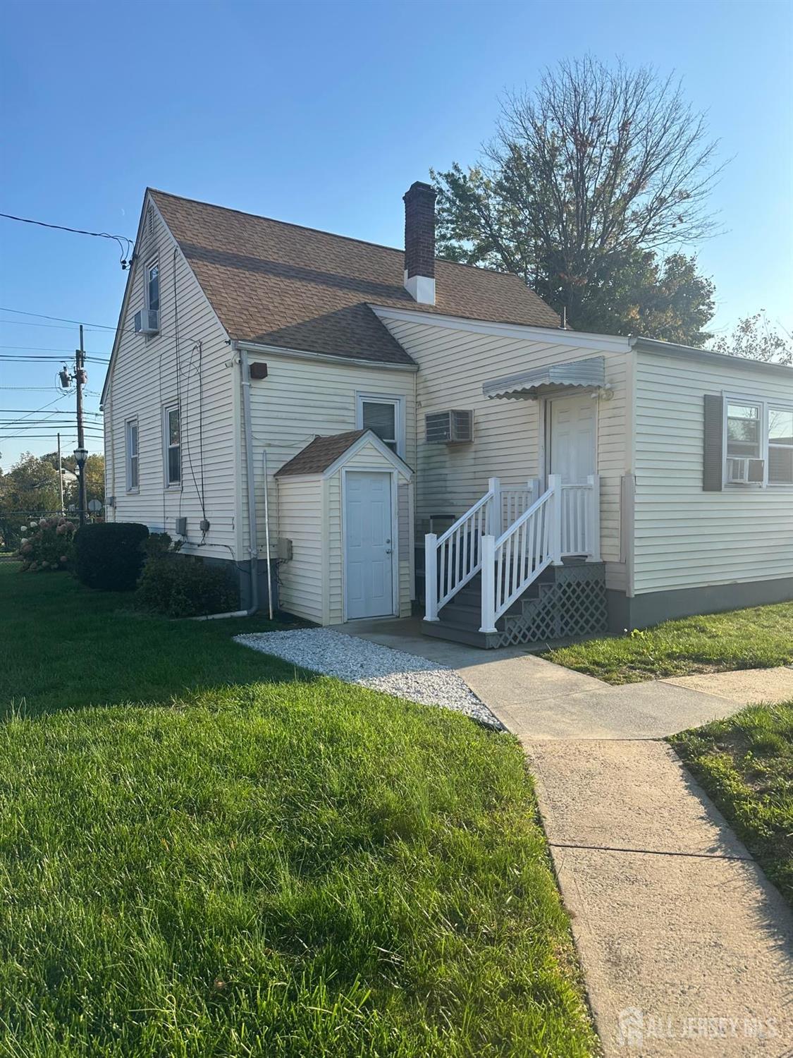 663 Hamilton Street Image 5
