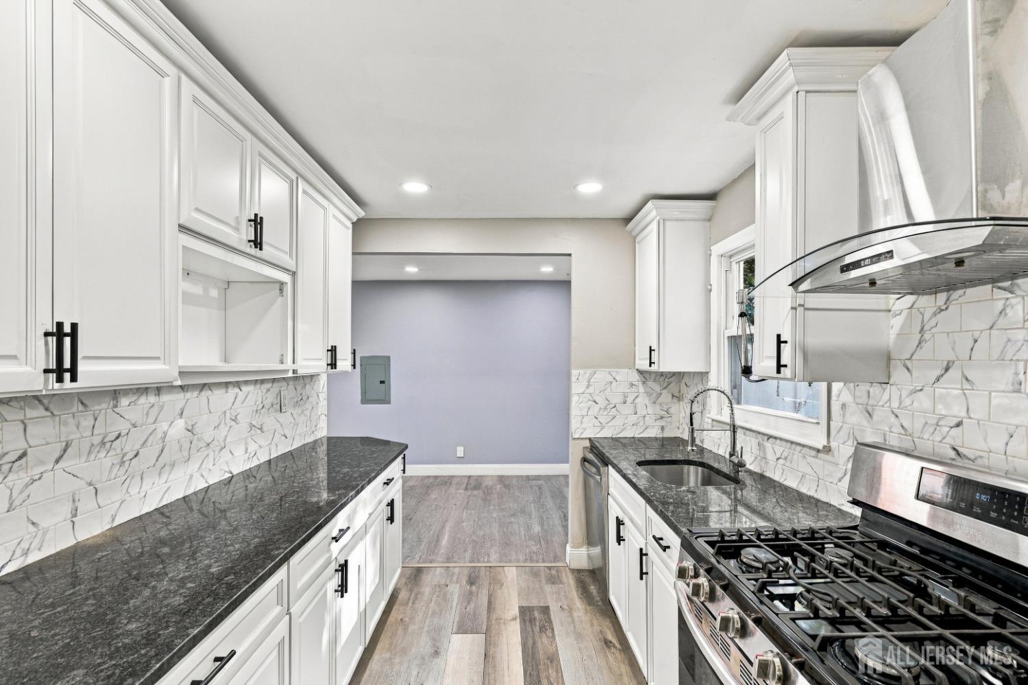 19 David Court, Colonia, NJ, 07067 image 13