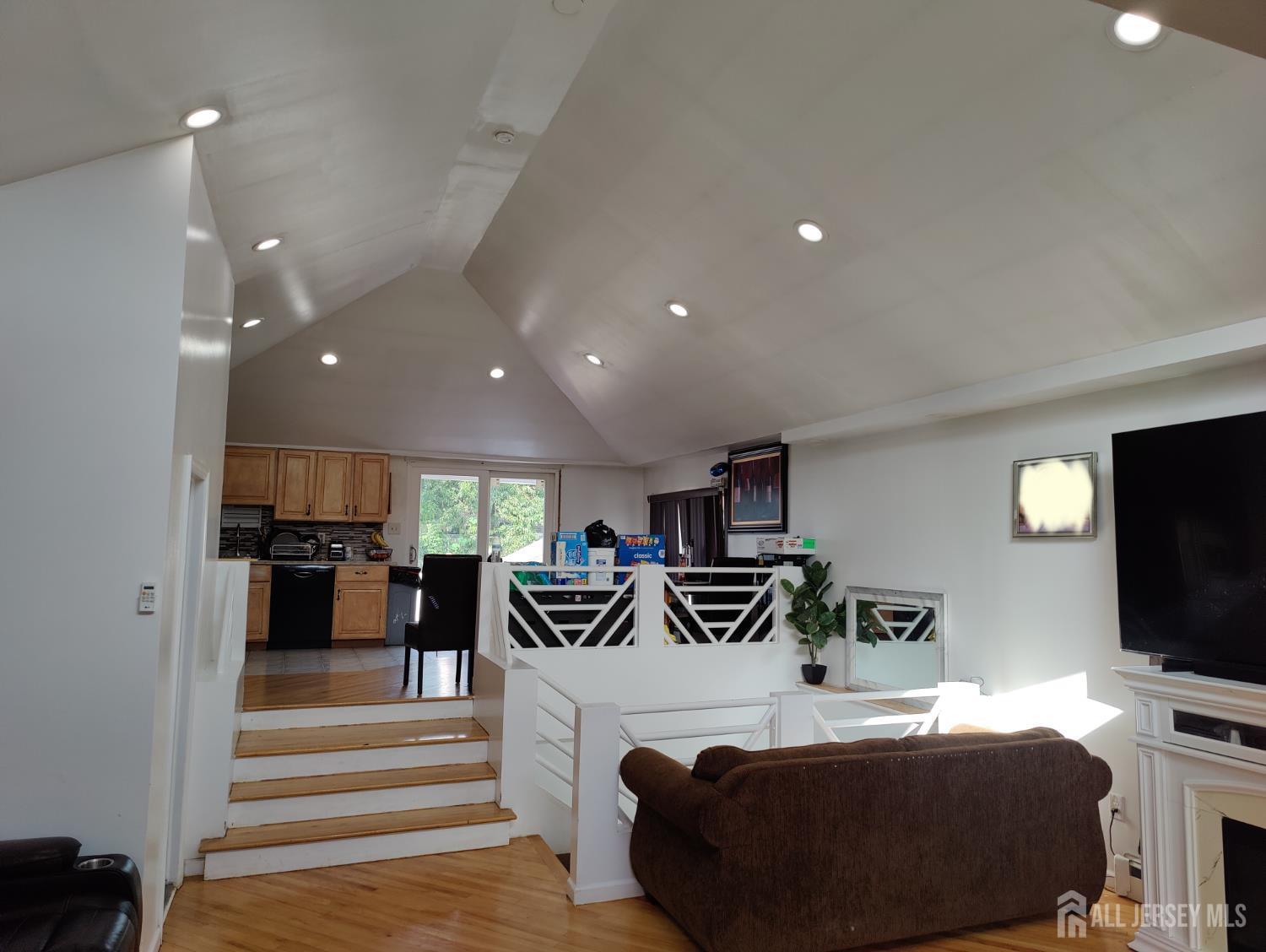 1512 41st Street Image 4
