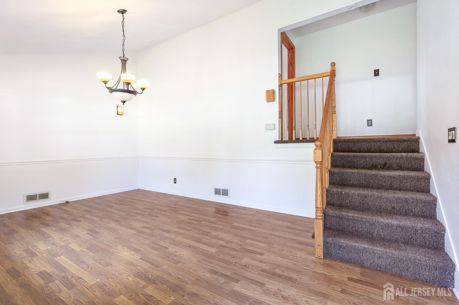 233 Henry Court Image 2