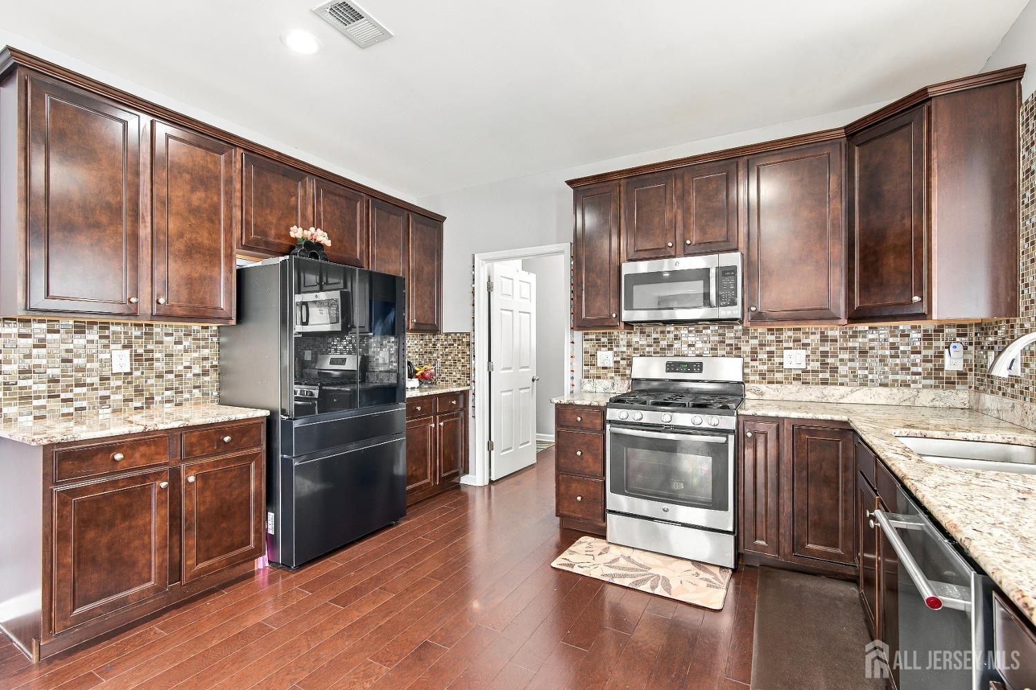 31 Saratoga Lane, Monroe, NJ, 08831 image 12