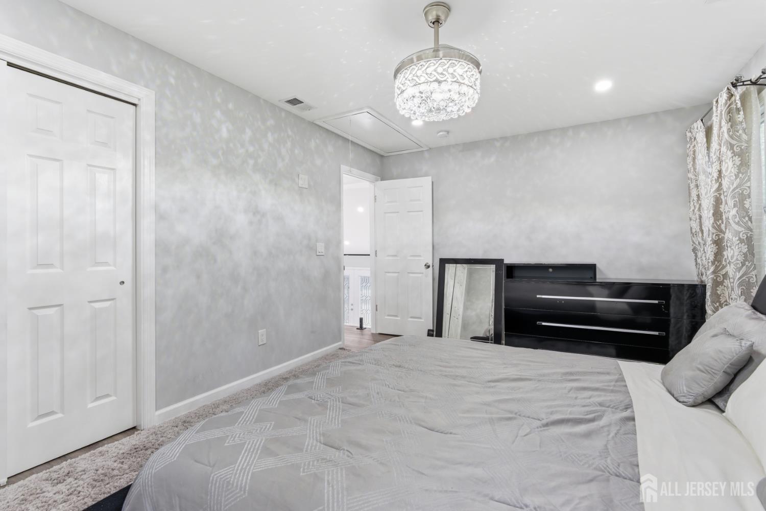6 Whitewood Road, Edison, NJ, 08820 image 24