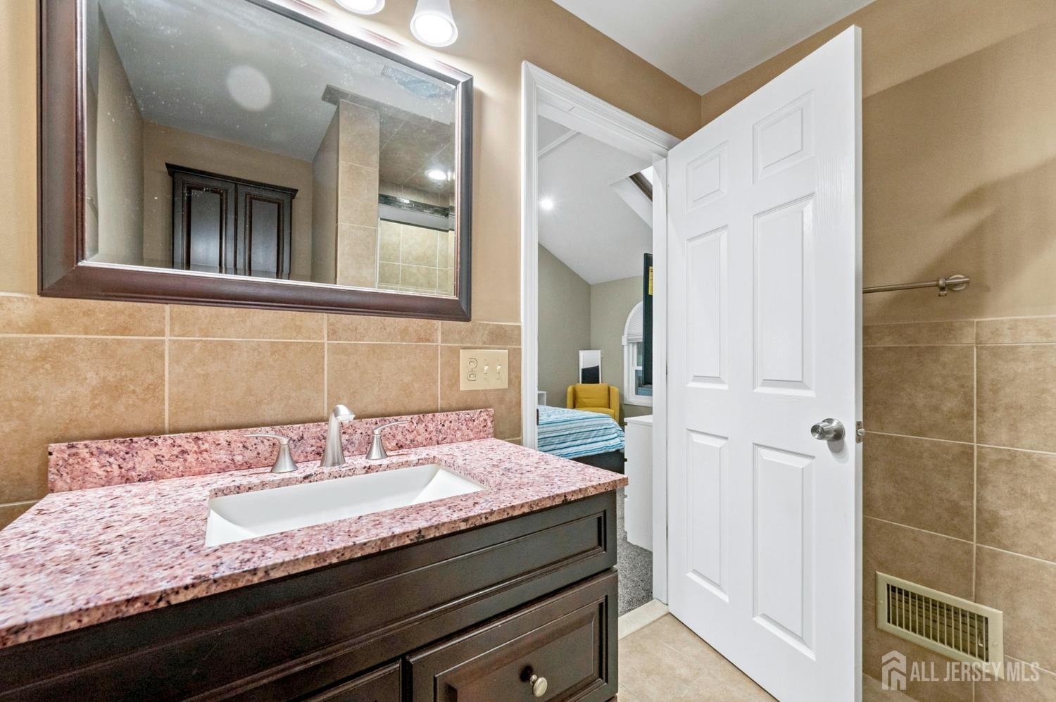 6 Sherry Road, East Brunswick, NJ, 08816 image 39