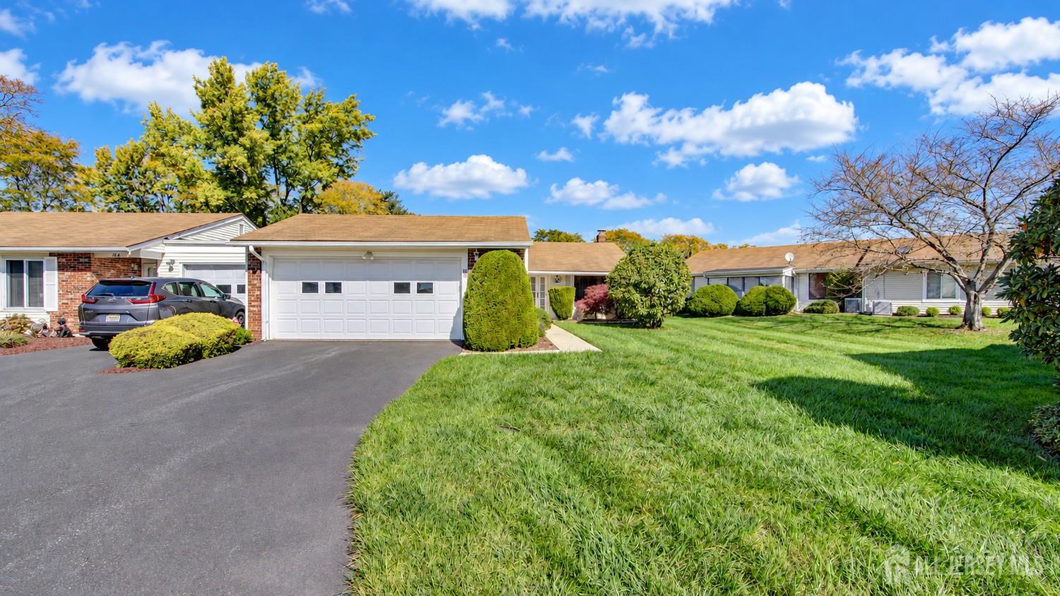14 Basswood Plaza B, Monroe, NJ, 08831