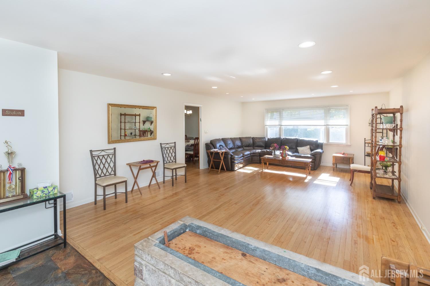 412 Montgomery Street Image 5