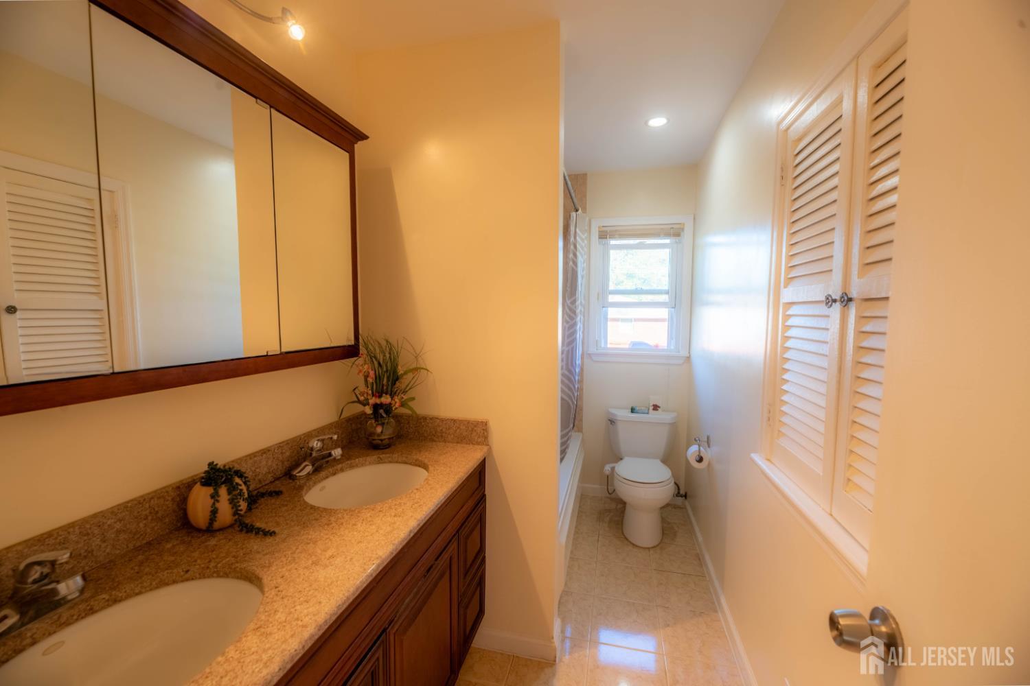 4 Charles Court, Edison, NJ, 08820 image 16
