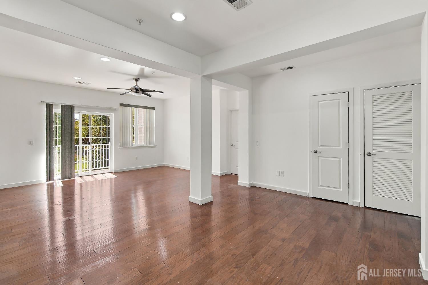 324 Pond Lane Image 5