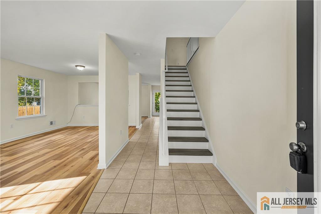 643 Drake Avenue Image 3