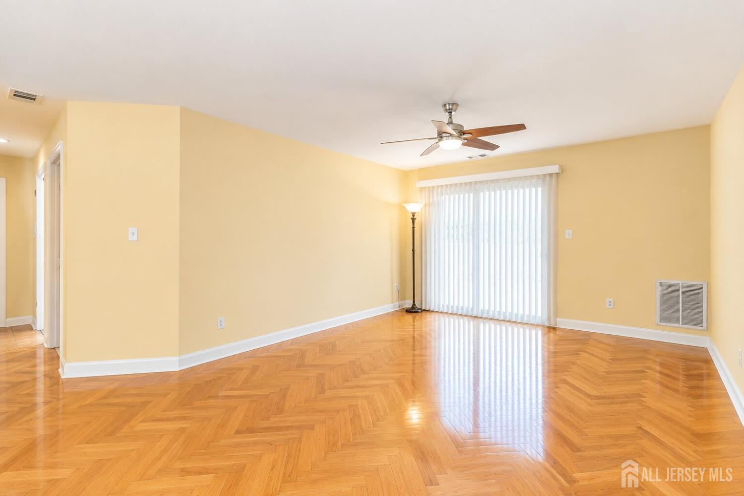 804 Wedgewood Circle 818 Image 3
