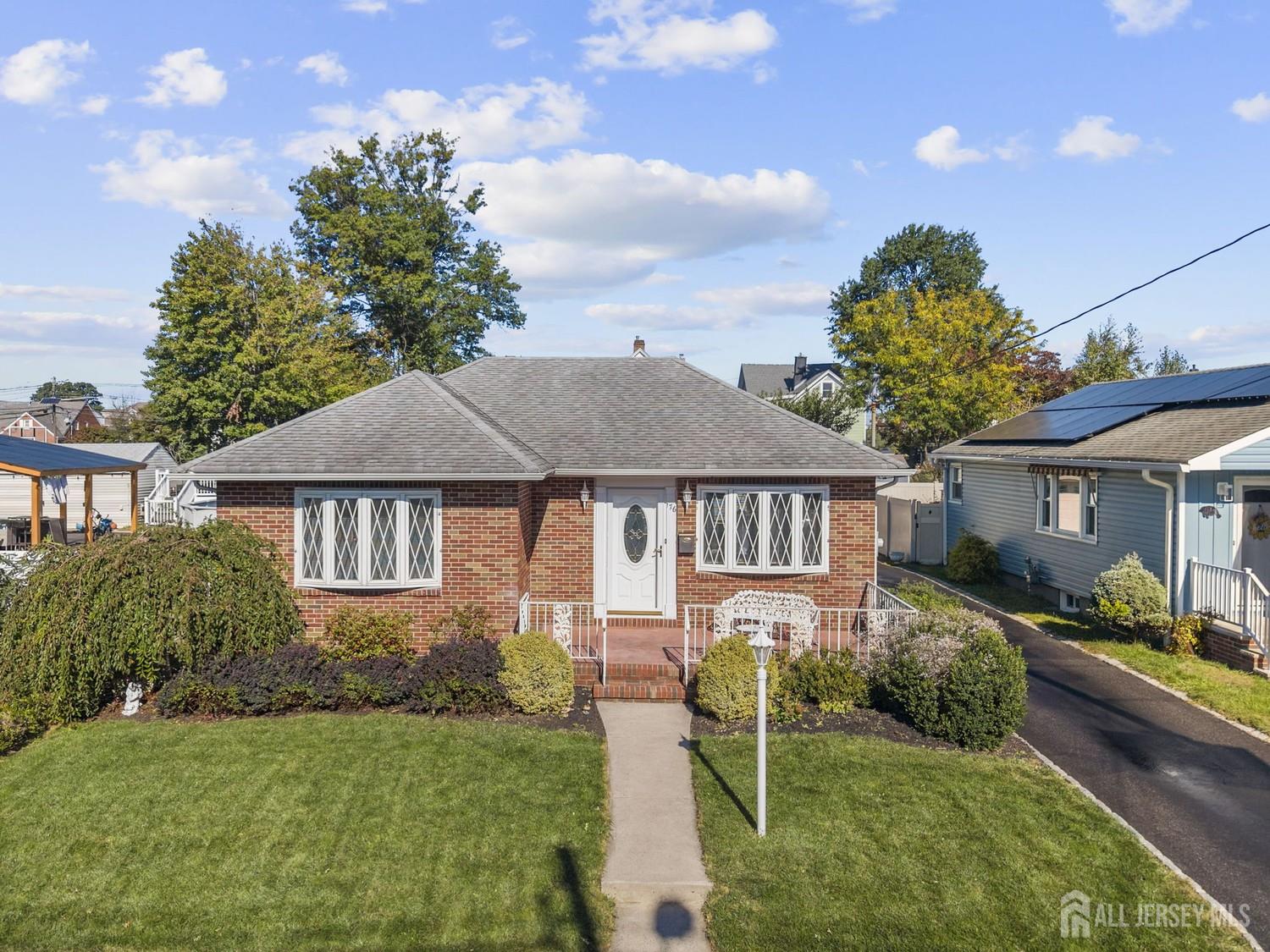 176 Grenville Street Image 3