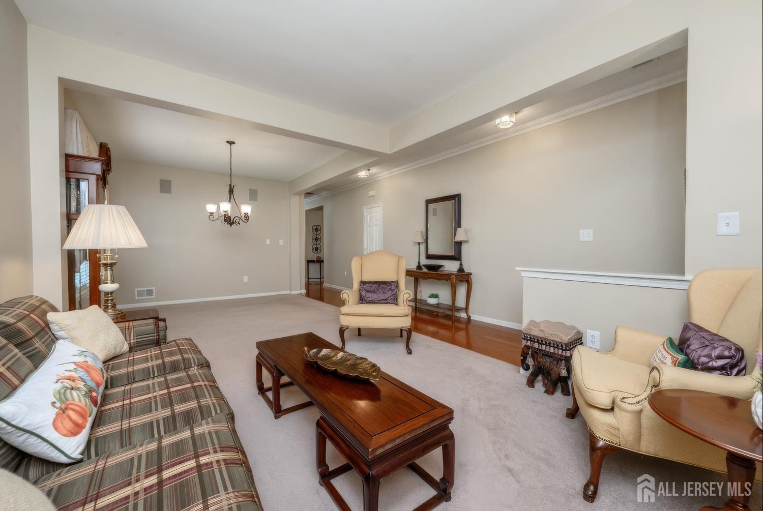 75 Huntington Drive Image 5