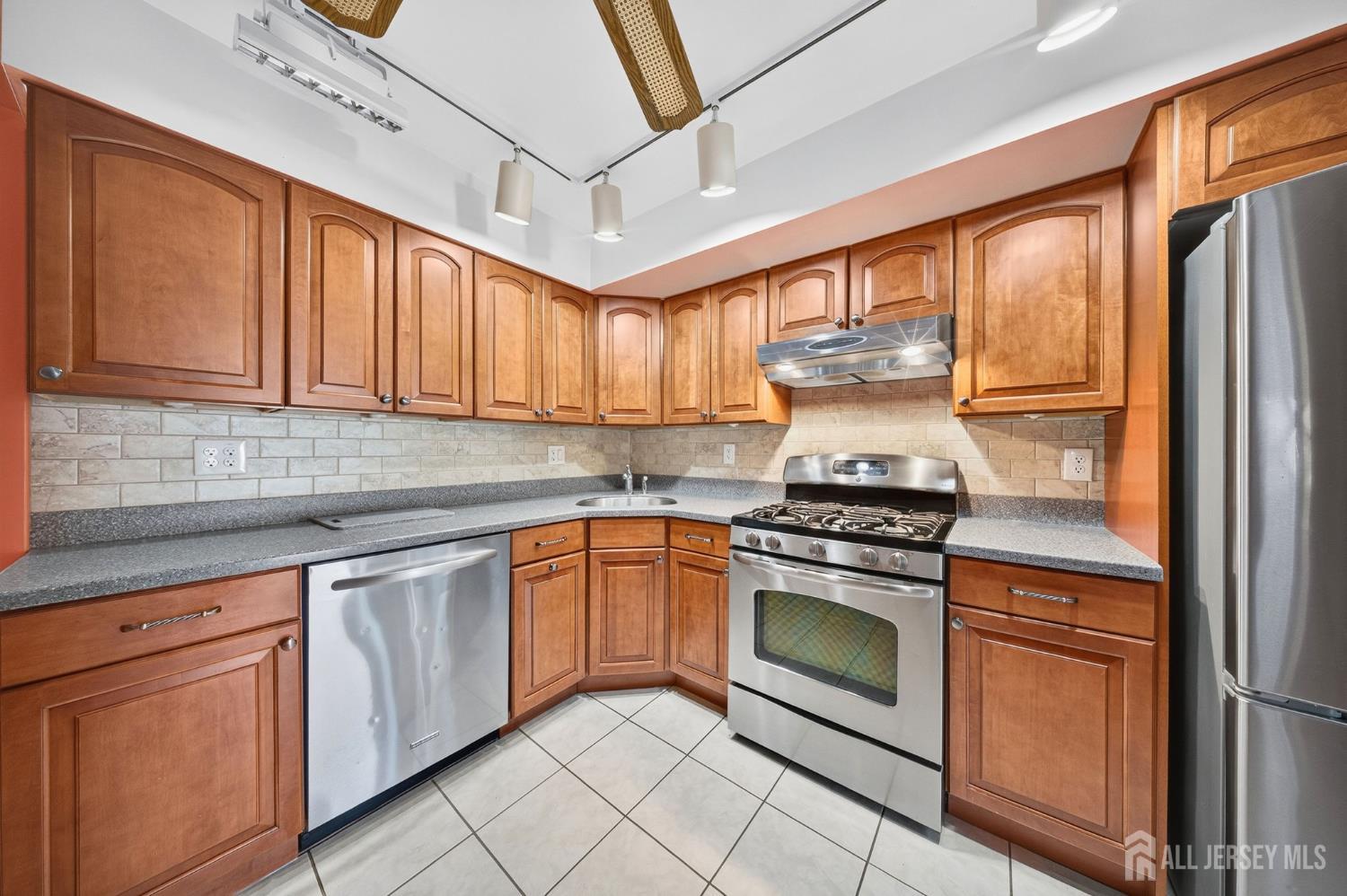 87 Lafayette Street, Piscataway, NJ, 08854 image 11