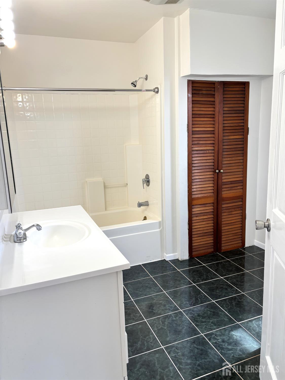 210 Second St Street, Middlesex, NJ, 08846 image 26