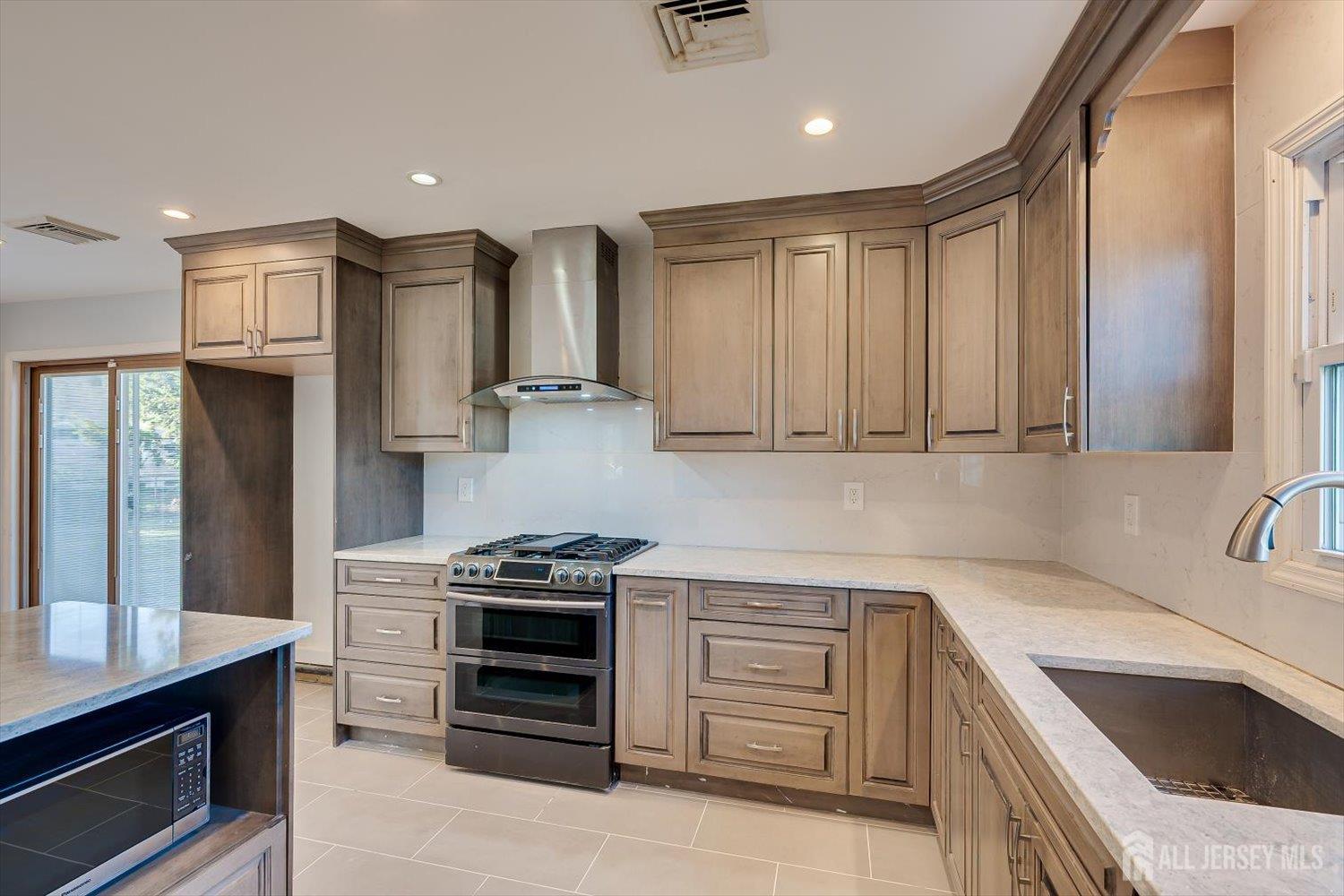932 Eva Street, Piscataway, NJ, 08854 image 17