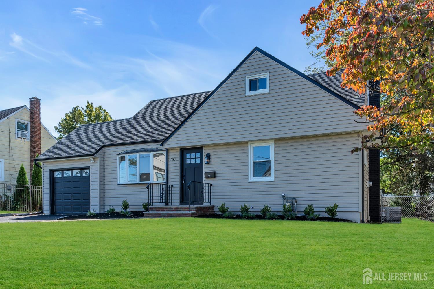 30 Pine Tree Drive Image 3