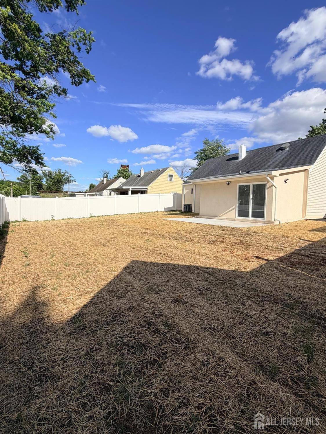 109 W Arthur Place Image 5