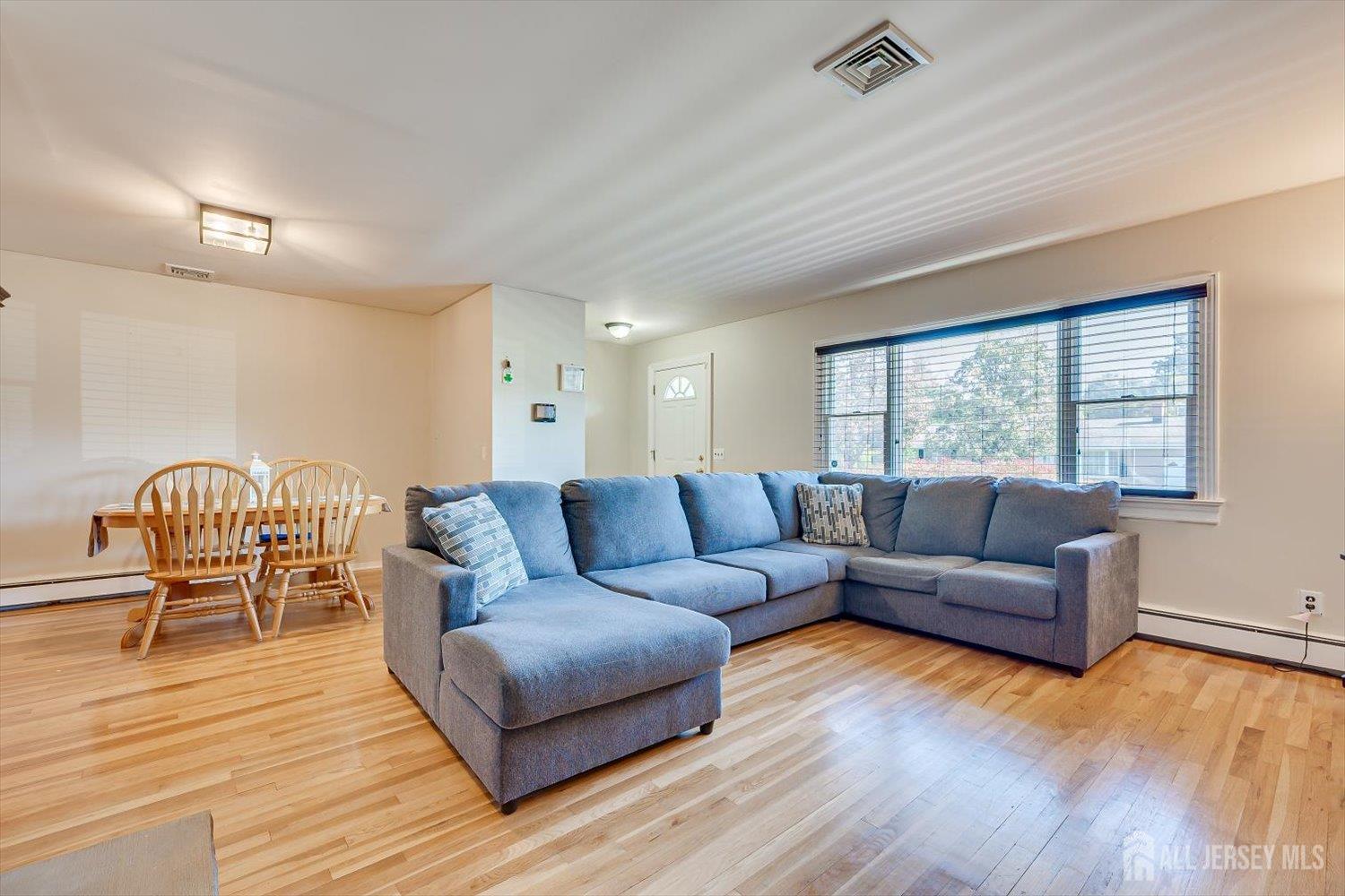 2348 Holly Avenue Image 3