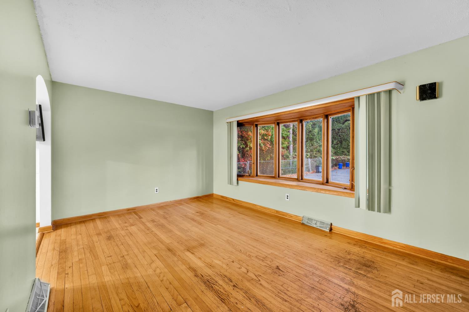 90 Island Avenue Image 4