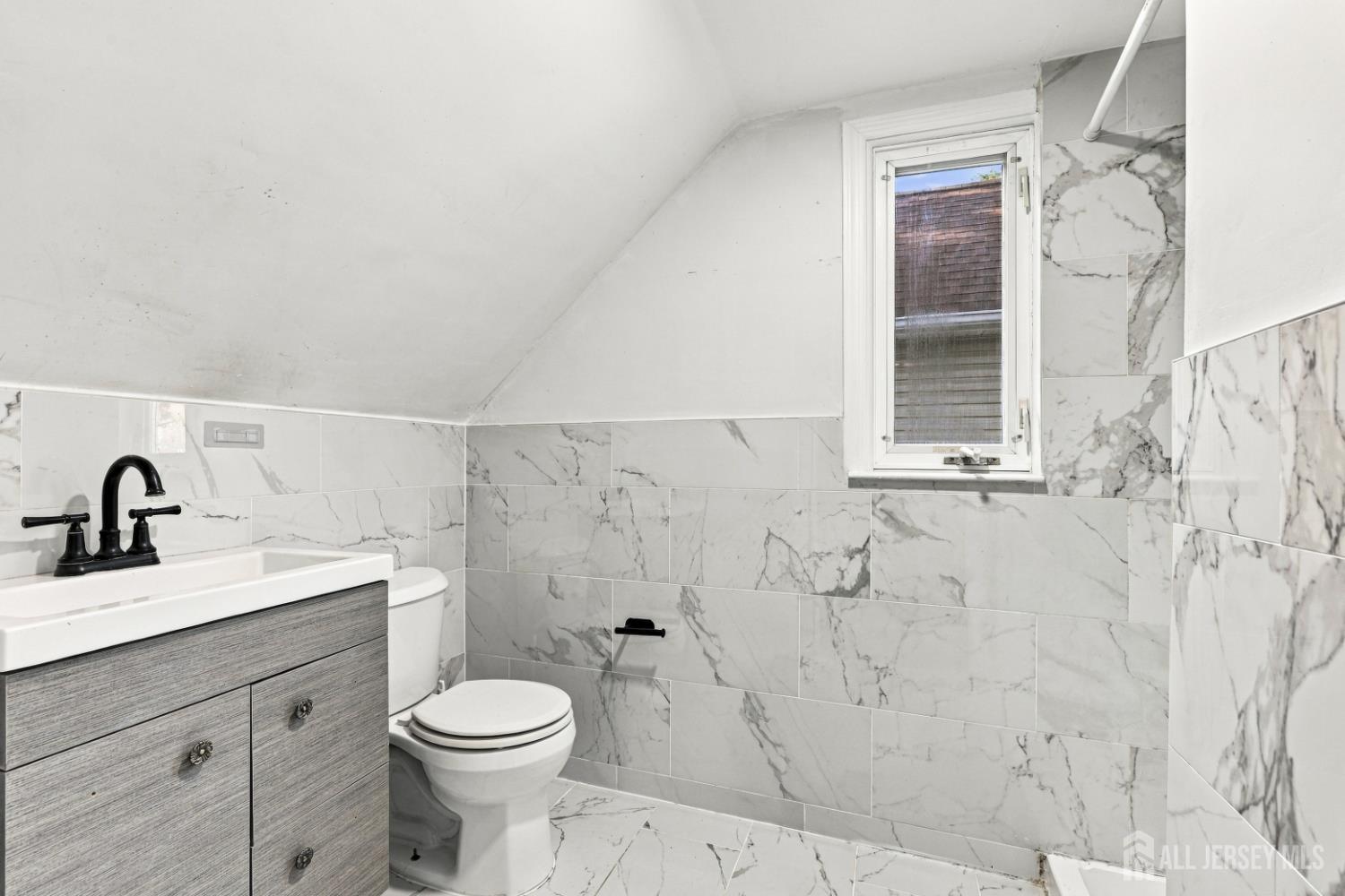19 David Court, Colonia, NJ, 07067 image 34